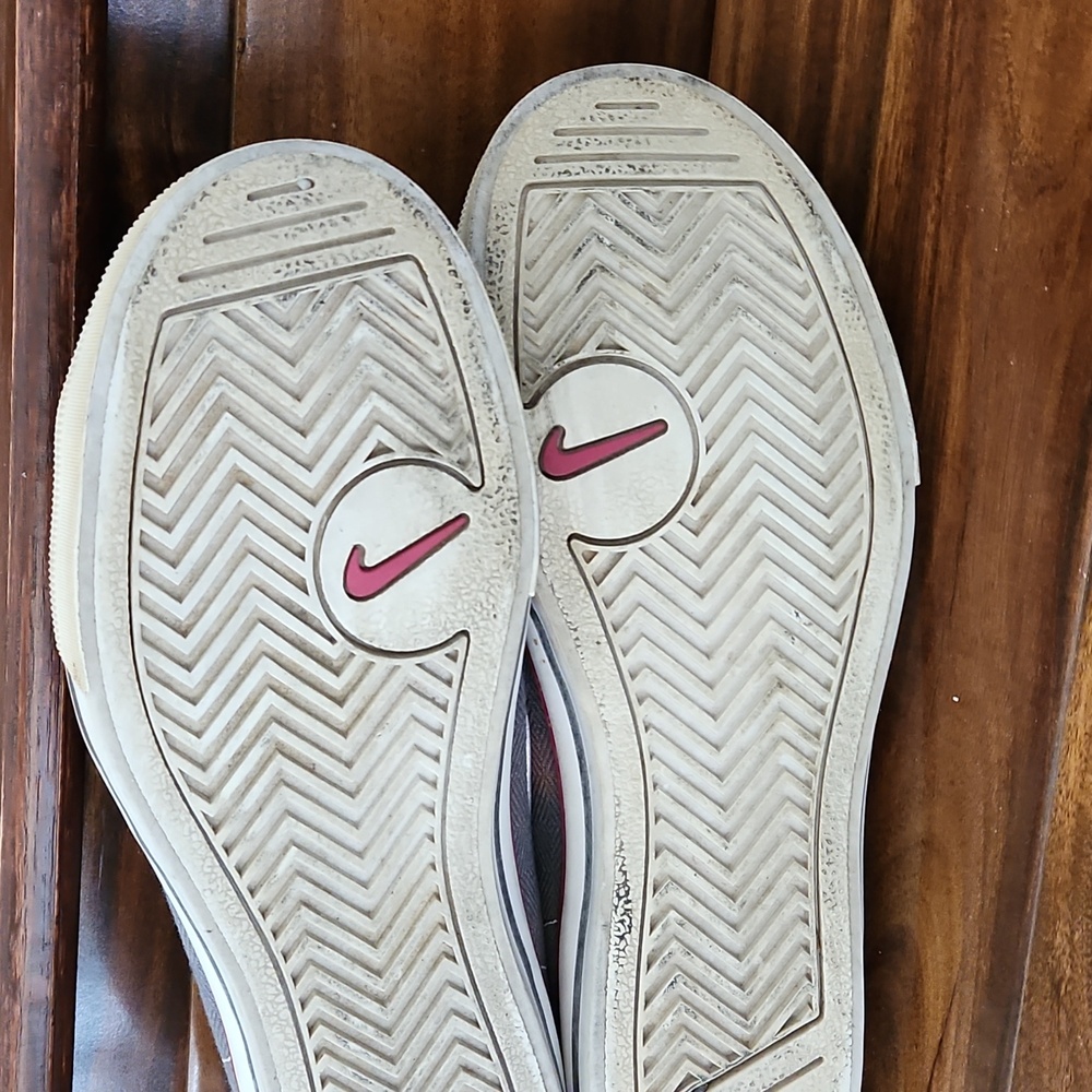 Nike Women Grey & Pink Shoes Sneakers 9.5 - Picture 5 of 9